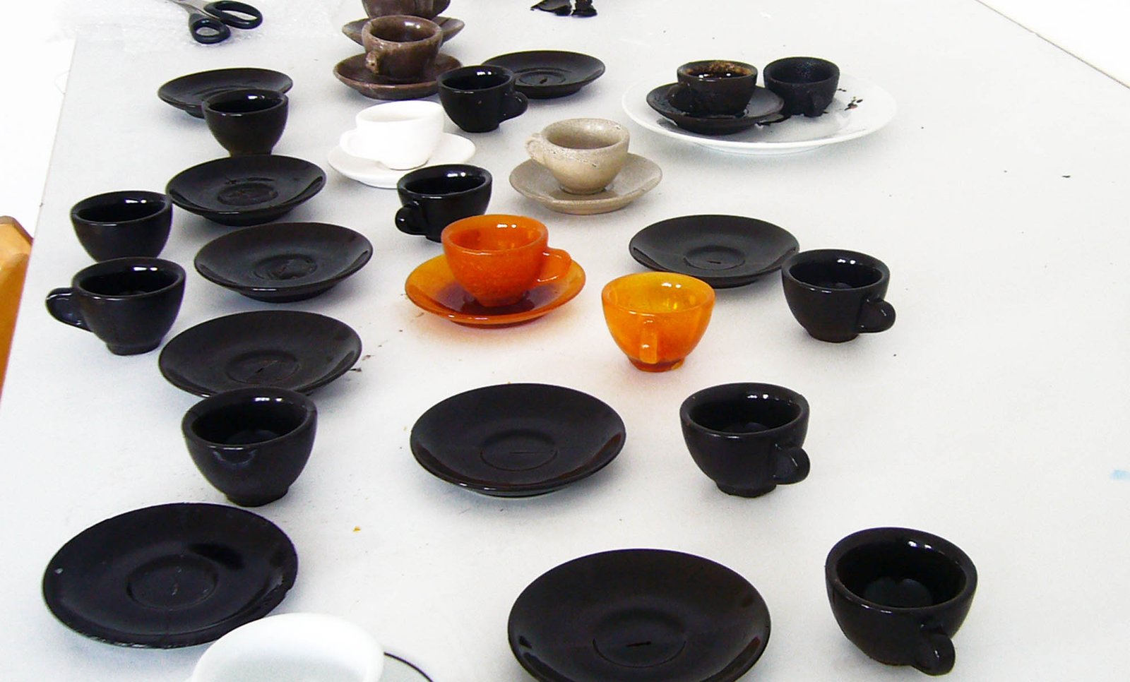 Des tasses à café réalisés à partir de fèves de café recyclés